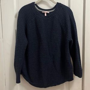 Victoria secret sweater size Medium